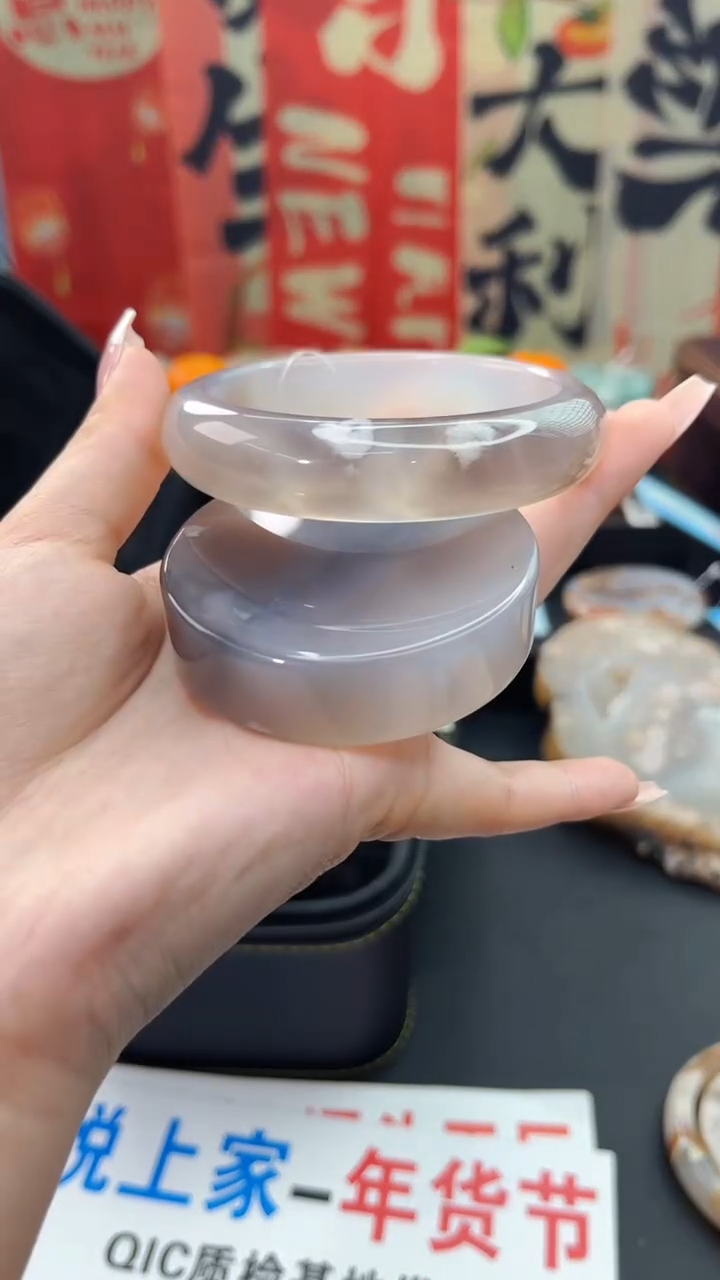 【闪购商品】石英质玉手镯未镶嵌赠送镯心（圈口）60