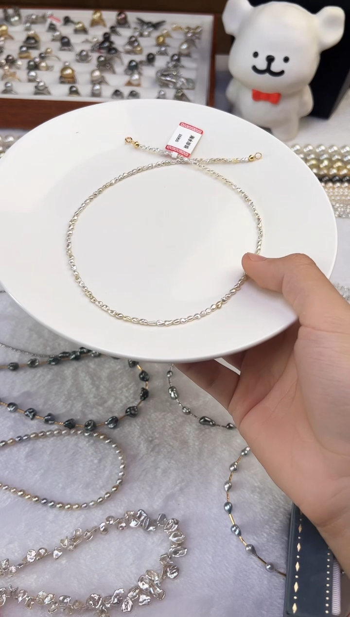 18K金镶嵌颈饰海水珍珠澳白