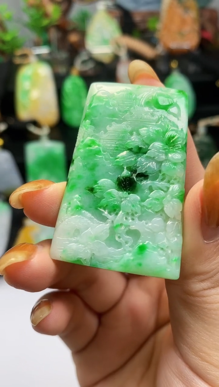 【闪购商品】翡翠颈饰未镶嵌翡翠A货一物一证