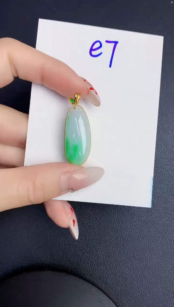 【闪购商品】翡翠颈饰18K金镶嵌00000000000