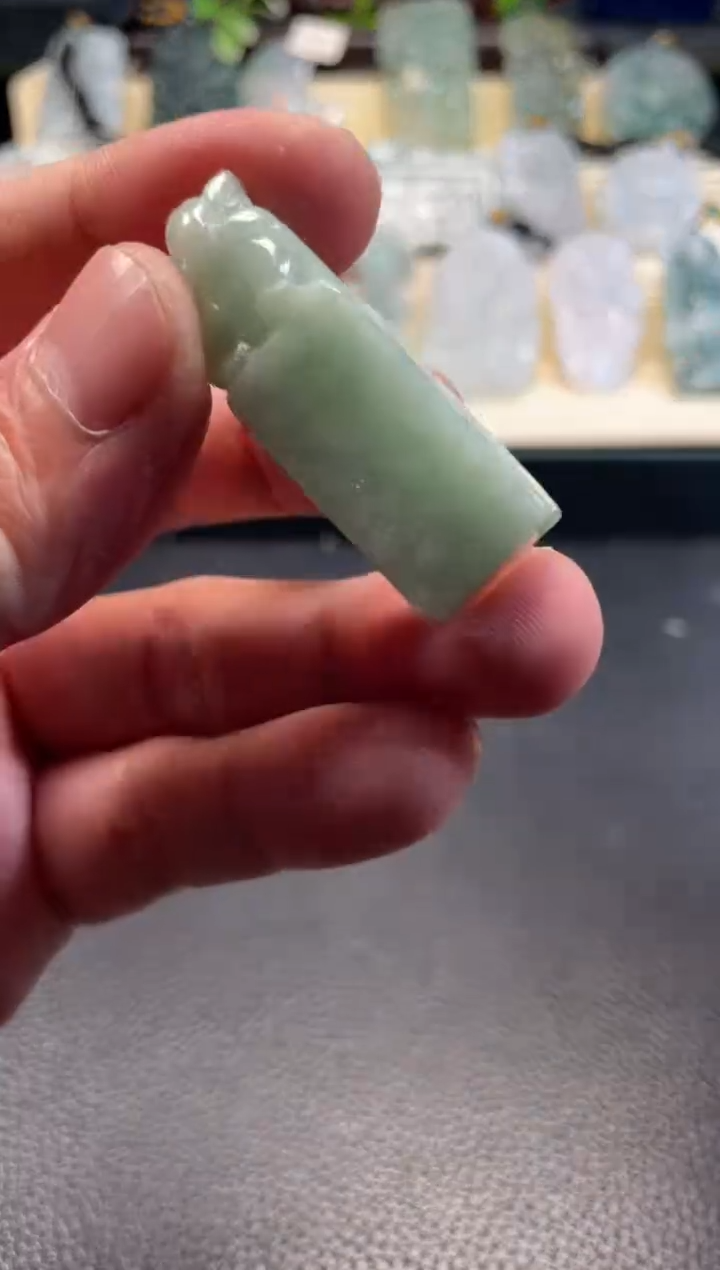 颈饰未镶嵌翡翠12/03/107