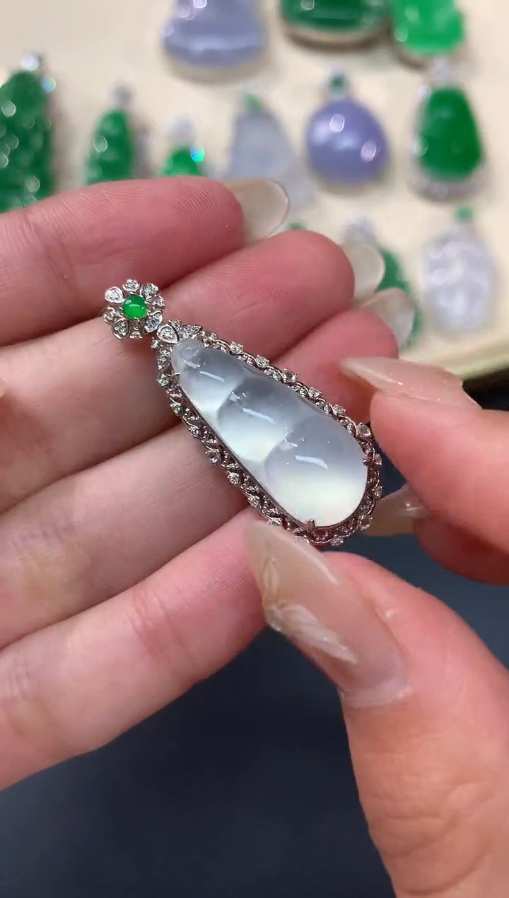 【闪购商品】翡翠吊坠(不含链)18K金镶嵌A173|6500