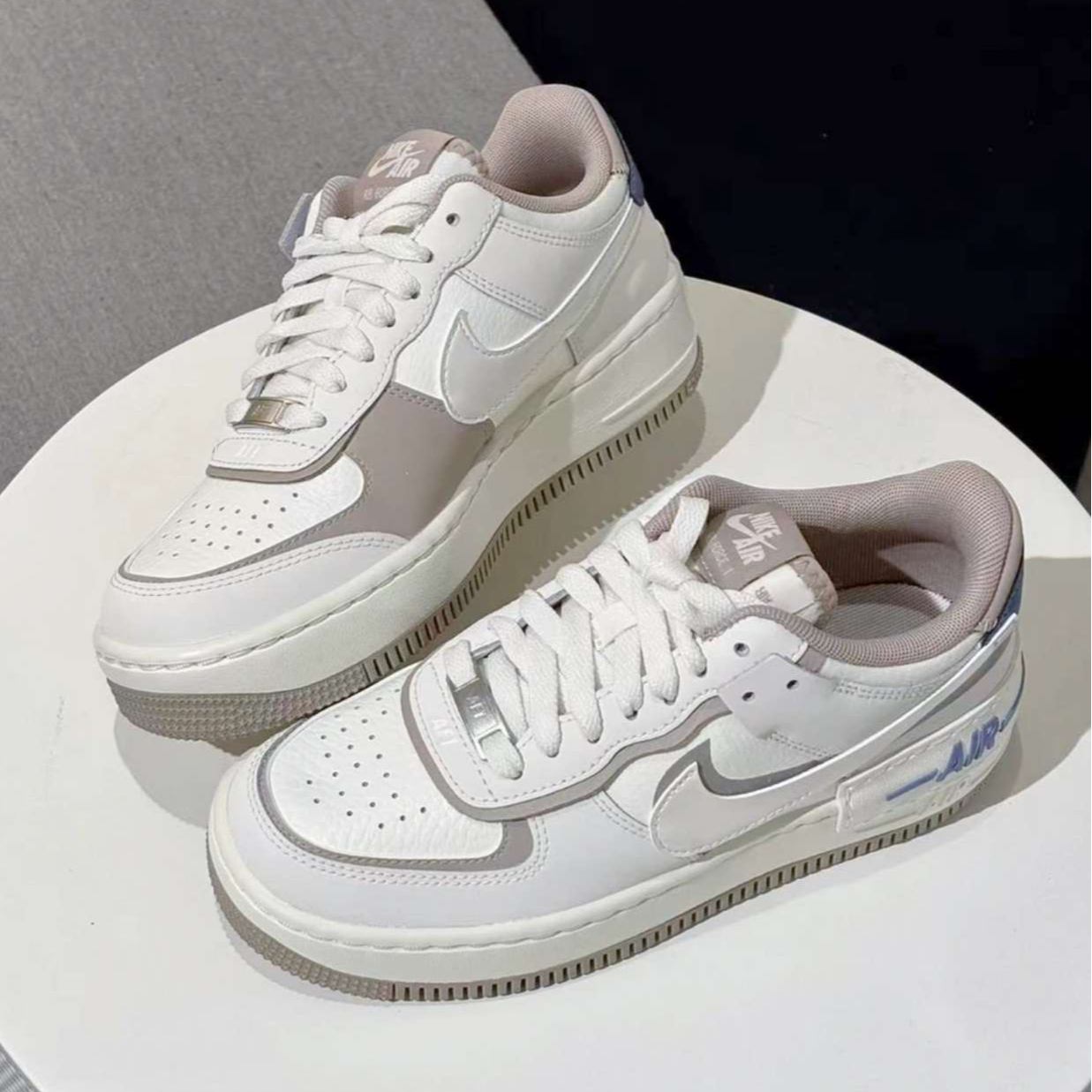 【滔搏联动】耐克女子AF1空军一号 双旦礼 运动休闲鞋IO7594-101