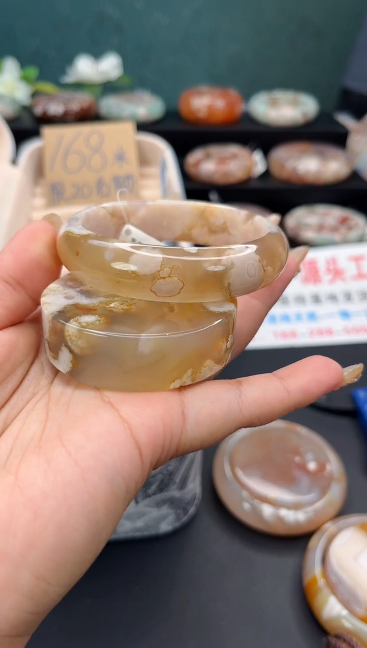 未镶嵌手镯石英质玉（58圈口）赠送镯心
