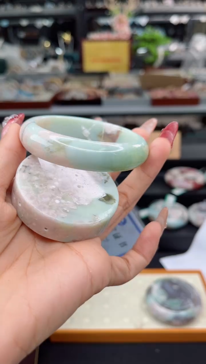 【闪购商品】石英质玉手镯未镶嵌55圈口（赠品镯心）S9205