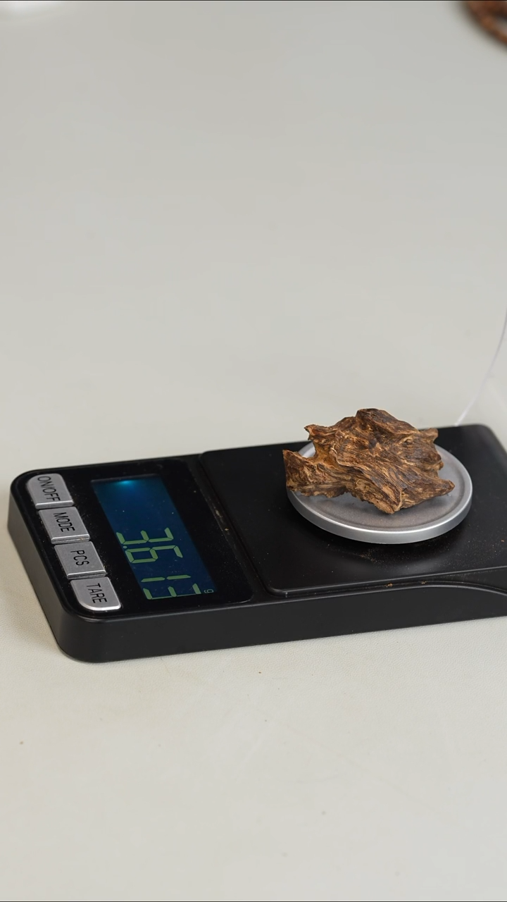 沉香沉香碎屑缅甸密支那料3.6g