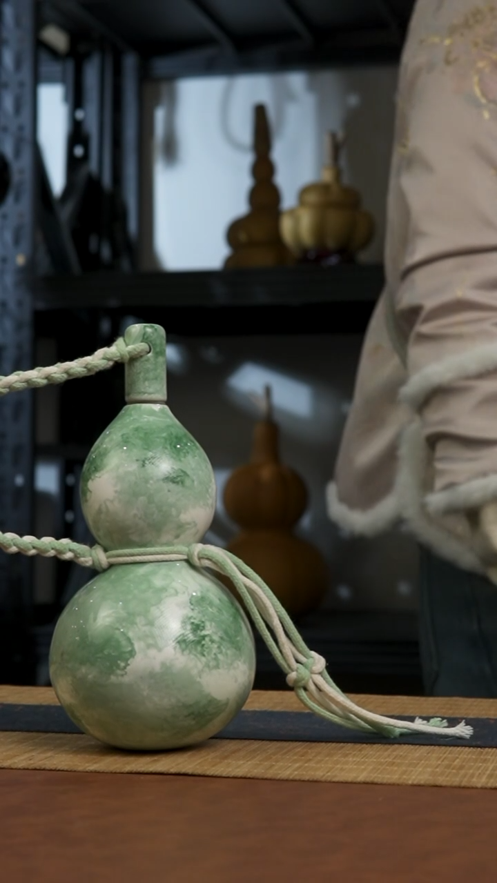 705号 天然热水酒葫芦 一物一拍（有瑕介意勿拍）