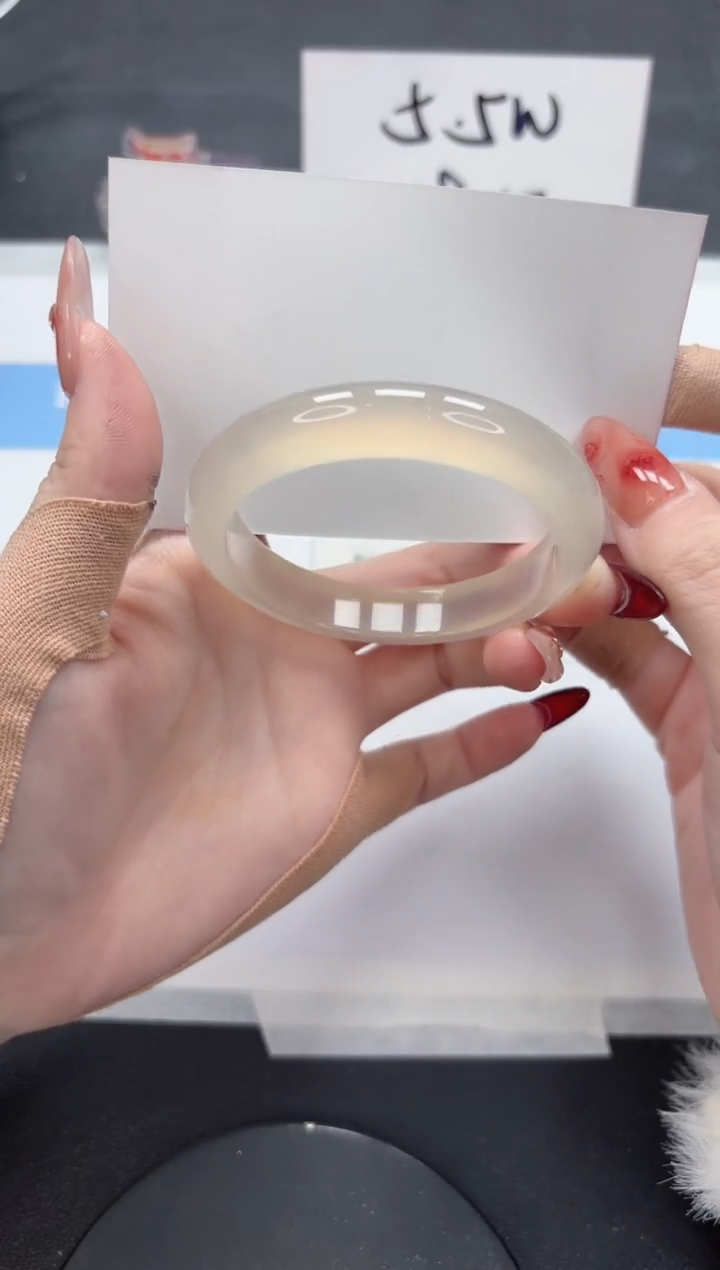 【闪购商品】石英质玉手镯未镶嵌A415-54.4