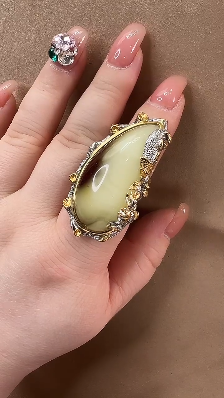 琥珀颈饰未镶嵌戒指