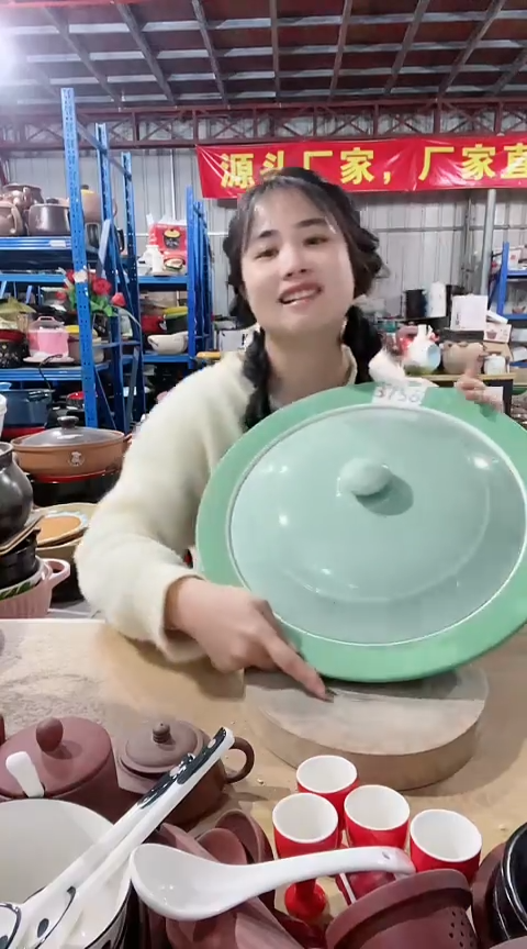 陶3756瑕疵绿色浅煲带盖