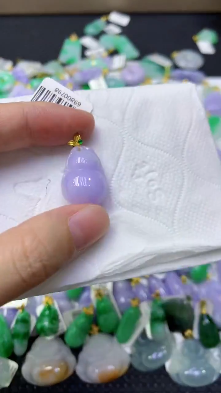 颈饰18K金镶嵌翡翠天然缅甸翡翠A货