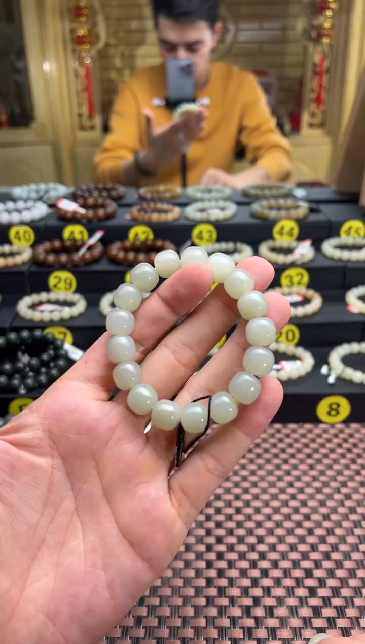 手串未镶嵌和田玉且末料青白玉手串卡11*12