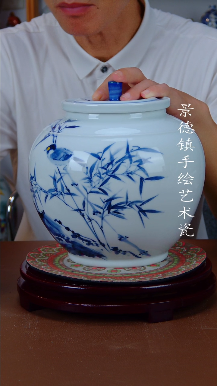 现代景德镇手工手绘陶瓷摆件9