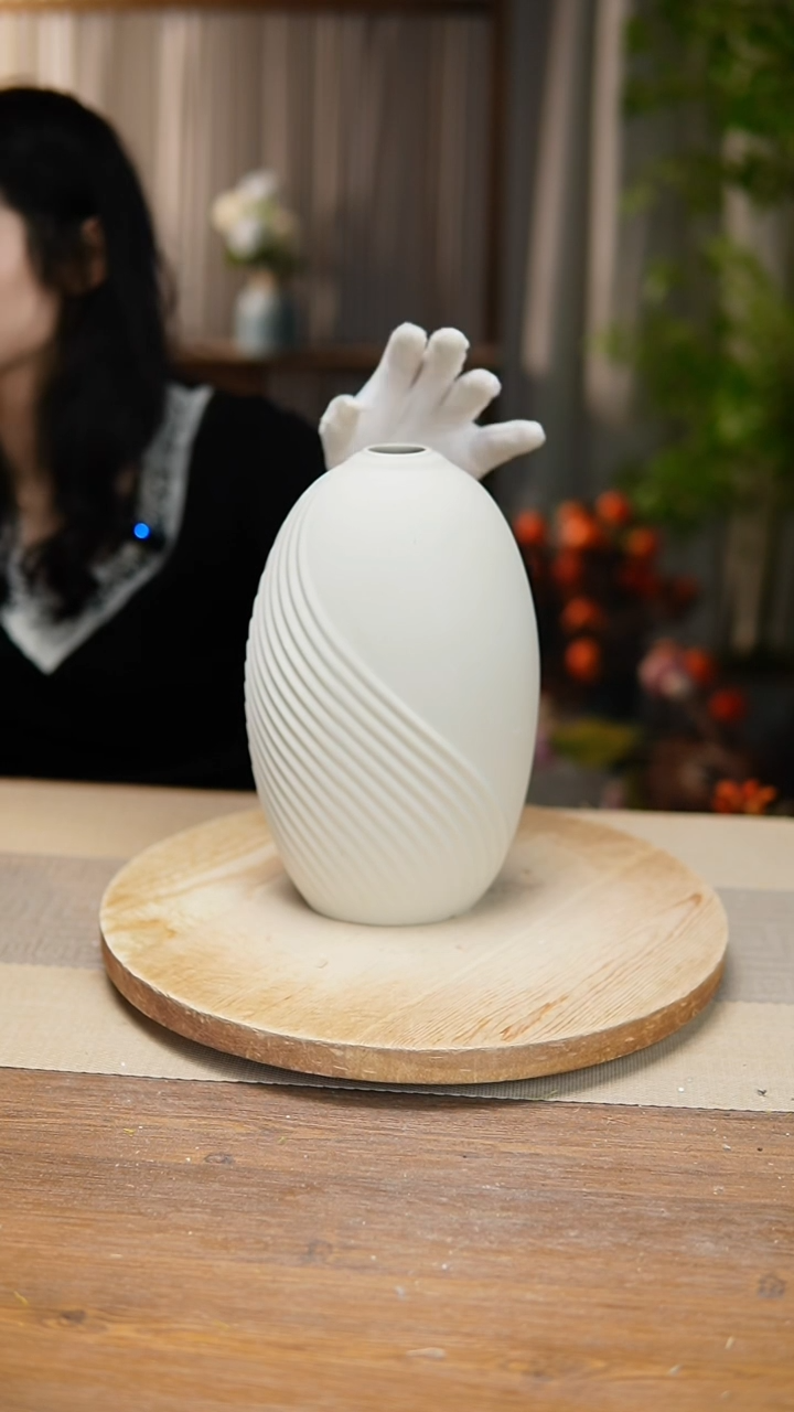 【闪购商品】陶瓷 花器斜纹水滴高26