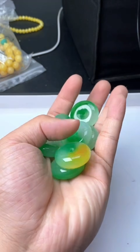翡翠未镶嵌颈饰113吊坠