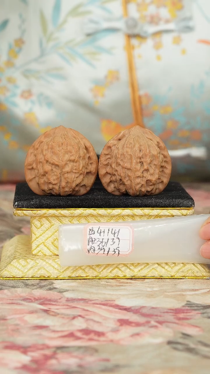 【闪购商品】文玩核桃把件非嫁接将军帽