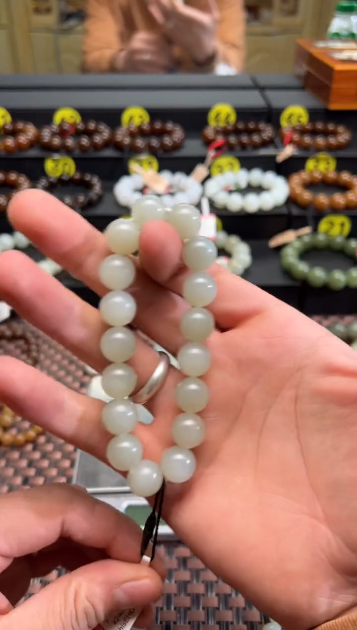 【闪购商品】和田玉手串未镶嵌且末料青白玉卡12手串