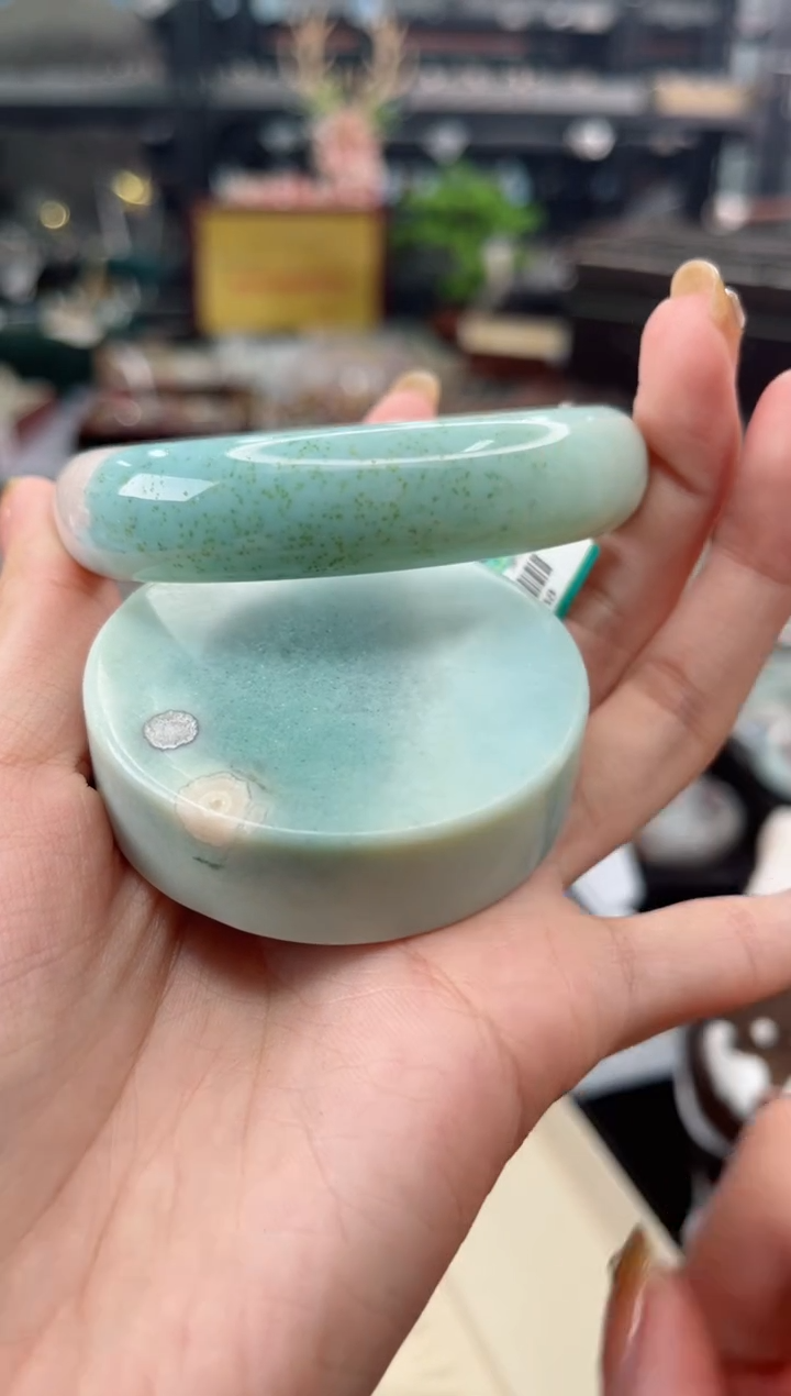 【闪购商品】石英质玉手镯未镶嵌58圈口（赠品镯心）6S838