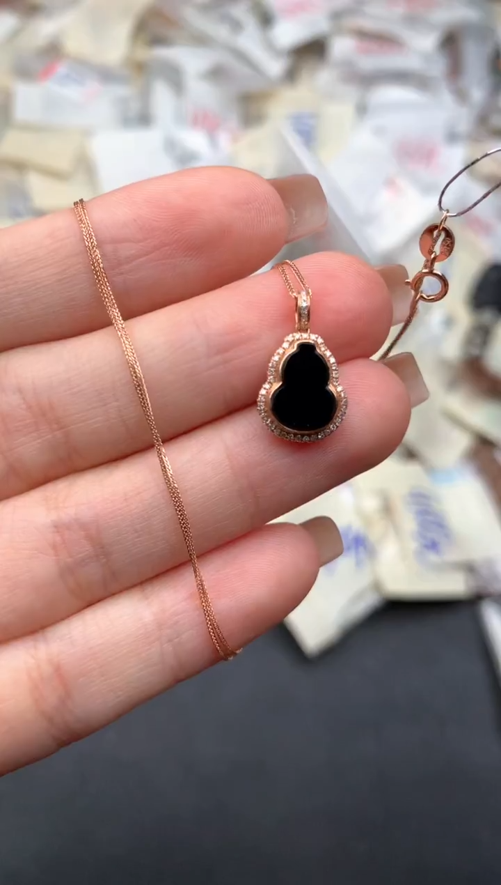 18K金镶嵌挂件翡翠一