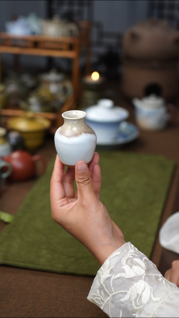 广达窑 龙门冬小花器