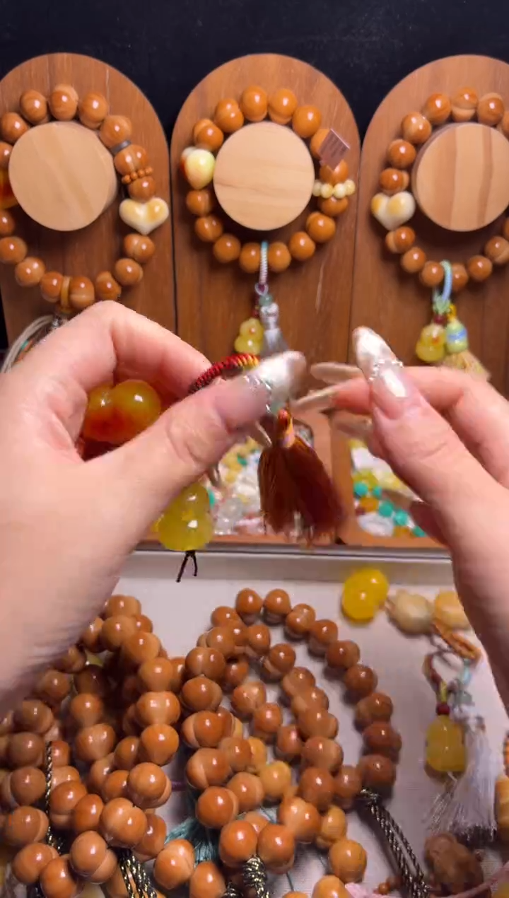 手串猴头核桃心*贝加配饰：俏色透心，飘花跑环，新流苏吊坠