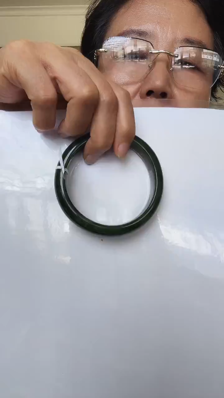 未镶嵌手镯和田玉（碧玉）粉**?64