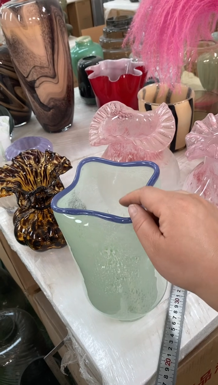 135 手工花瓶会有人工痕迹