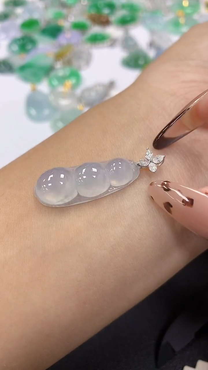 颈饰18K金镶嵌翡翠a货假一赔三支持复检百元上9元证书费自理