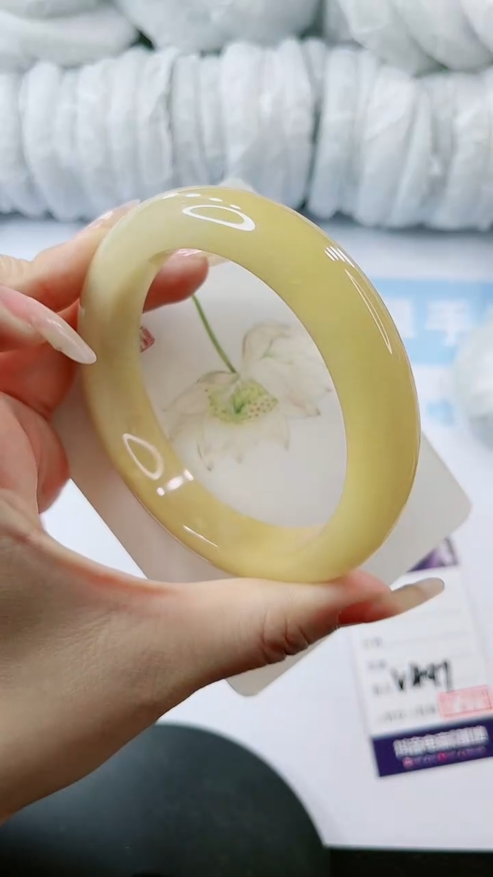 【闪购商品】石英质玉手镯未镶嵌多样性发货V497-65