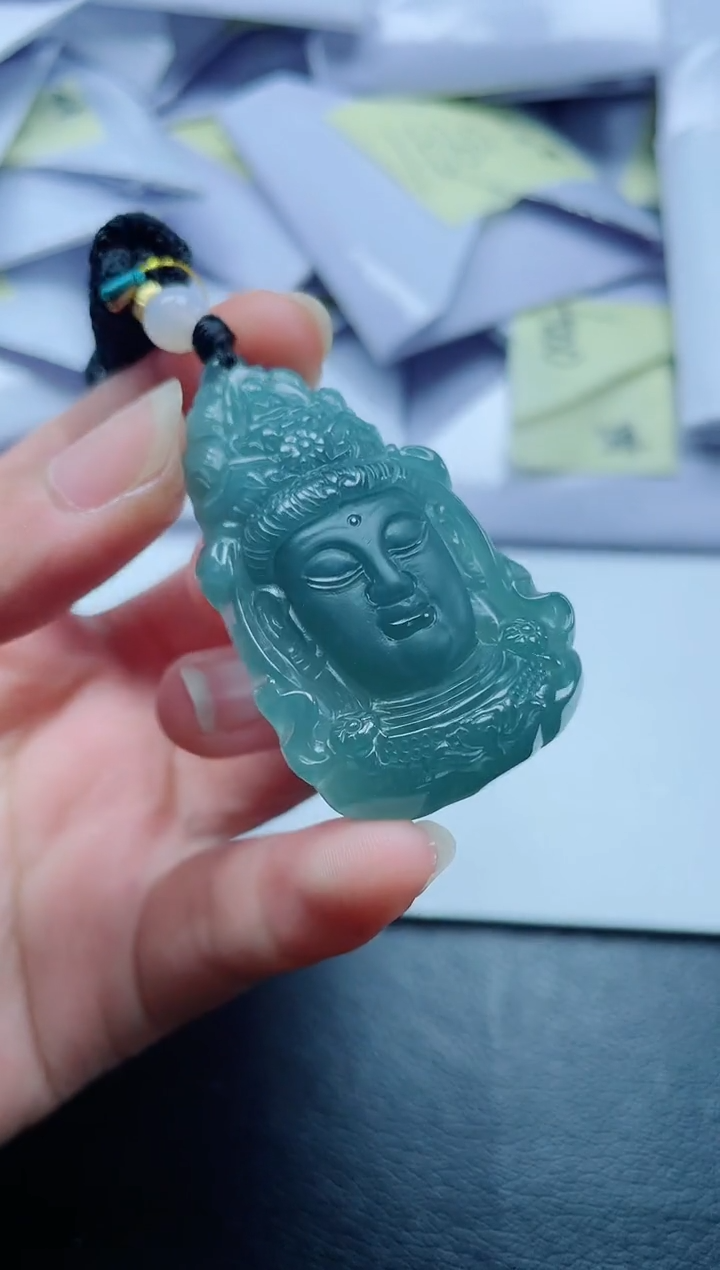 翡翠未镶嵌颈饰                 