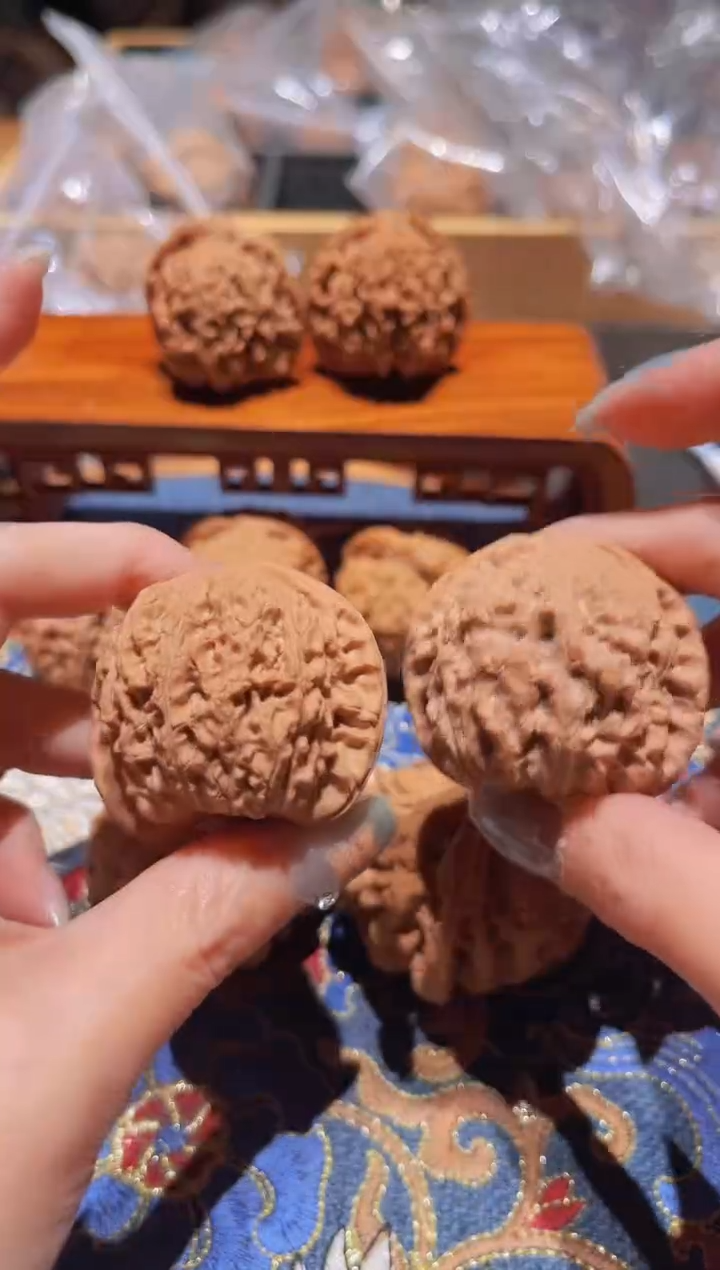 把件文玩核桃082血麒麟43