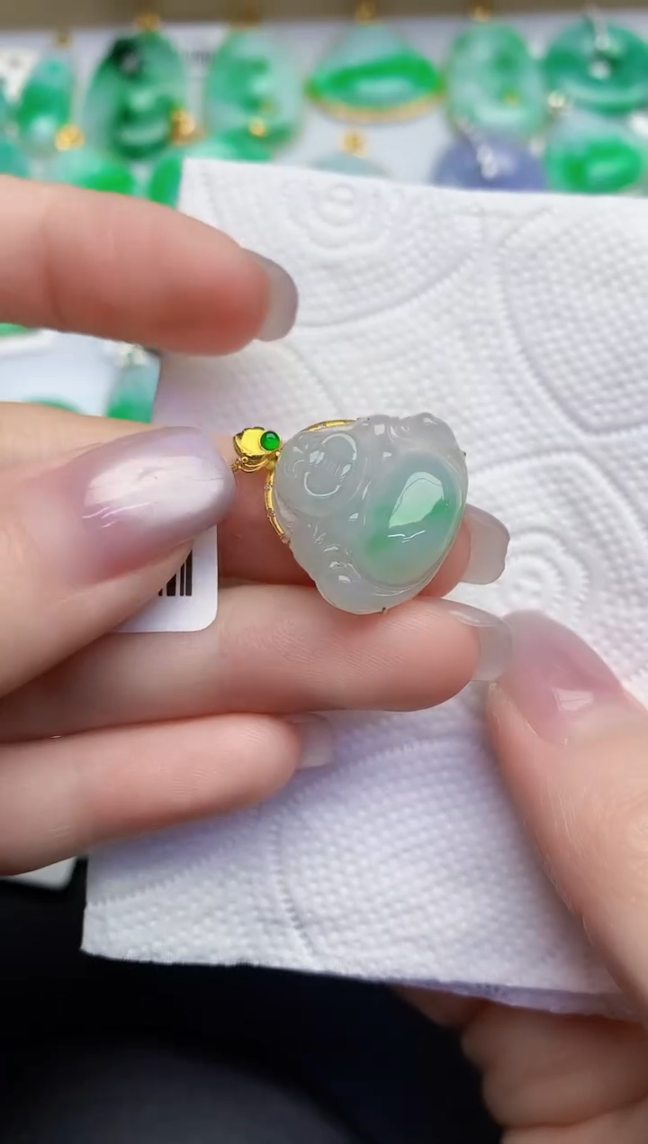 颈饰18K金镶嵌翡翠缅甸天然翡翠A货