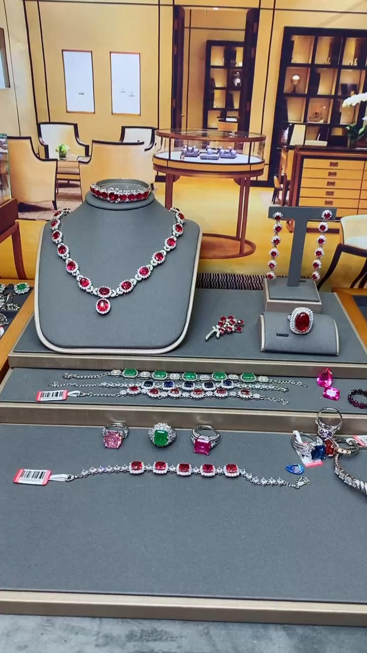 【闪购商品】蓝宝石胸饰合金123456789