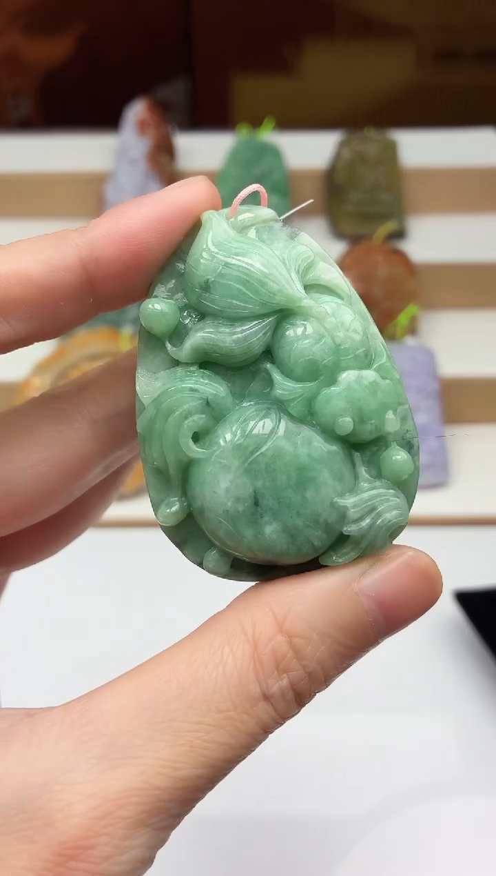 颈饰未镶嵌翡翠牌子