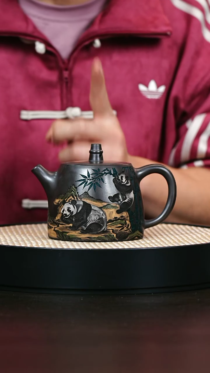 茶壶紫砂土骨石黄泥绘熊猫汉铎400cc