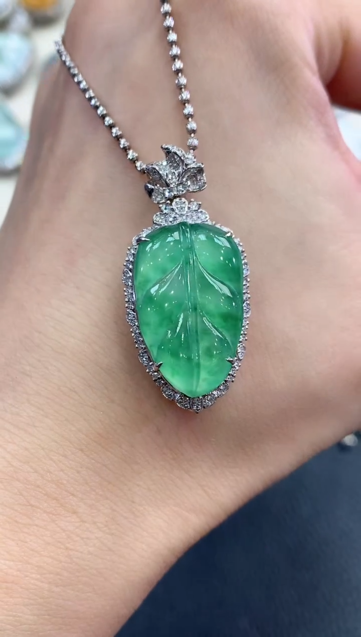 【闪购商品】翡翠吊坠(不含链)18K金镶嵌C83  
