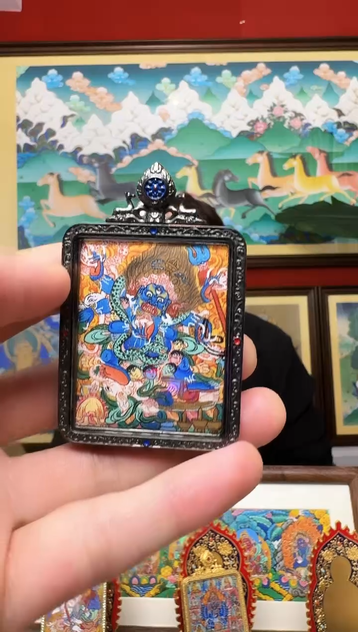 吊坠大黑-热贡纯手绘周毛