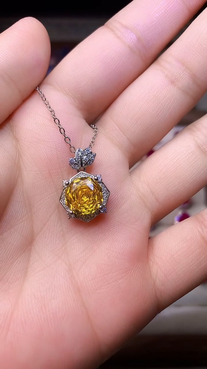 【闪购商品】彩色蓝宝石吊坠(赠链)银S925镶嵌....