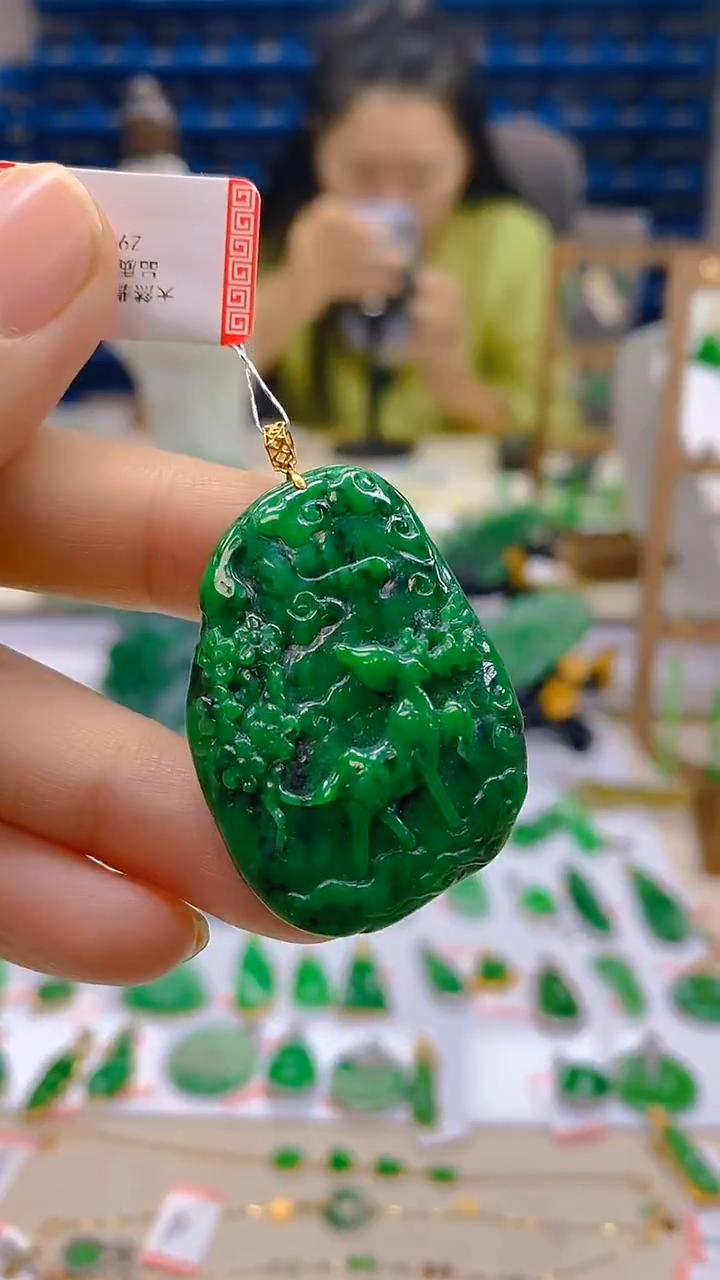 颈饰18K金镶嵌翡翠新号开播 全场乱卖