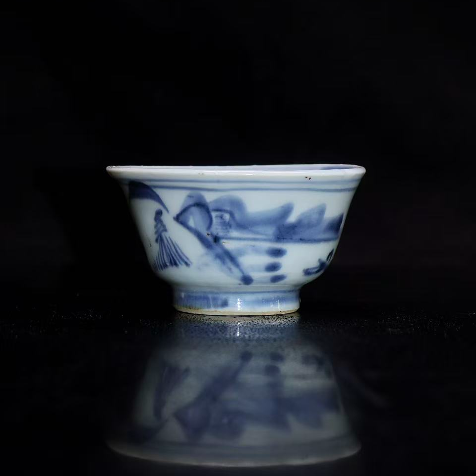 54: 清康熙青花山水茶杯