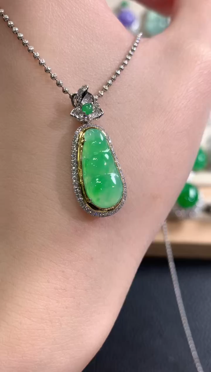 吊坠(不含链)18K金镶嵌翡翠冬日珠宝W50