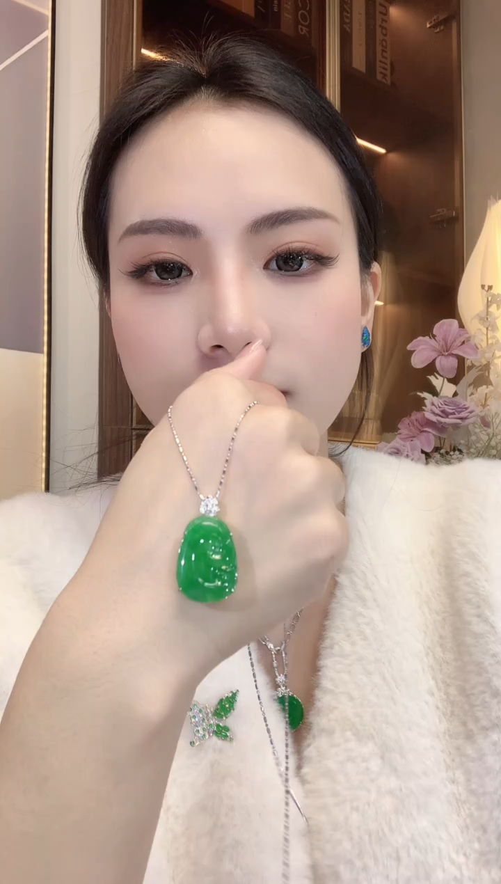 【闪购商品】翡翠吊坠(不含链)18K金镶嵌A57