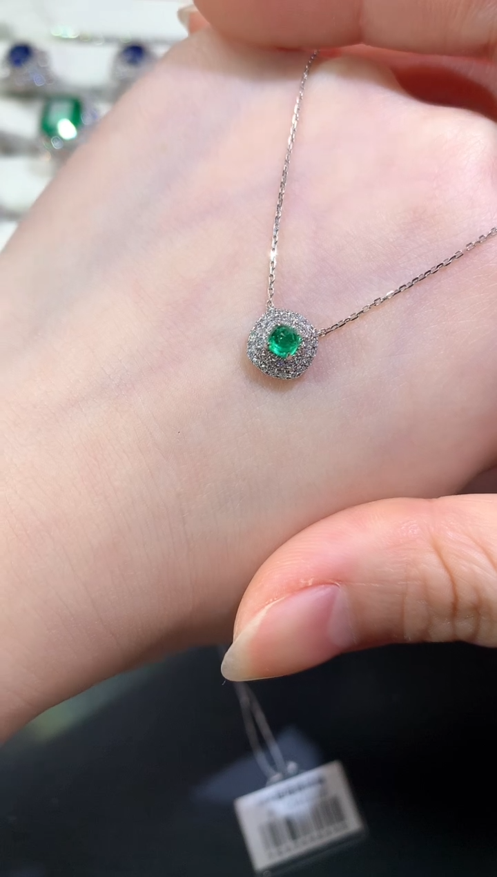 套链18K金镶嵌祖母绿E482|2500