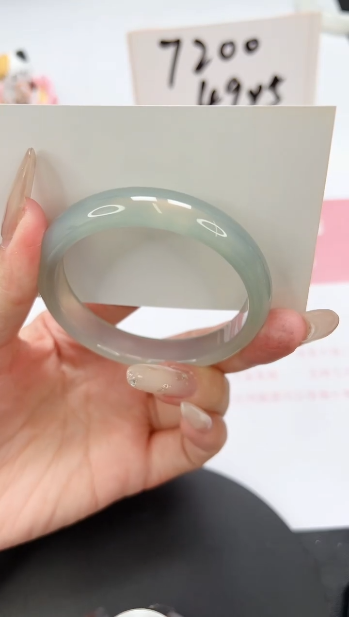 【闪购商品】石英质玉手镯未镶嵌A84-53.3