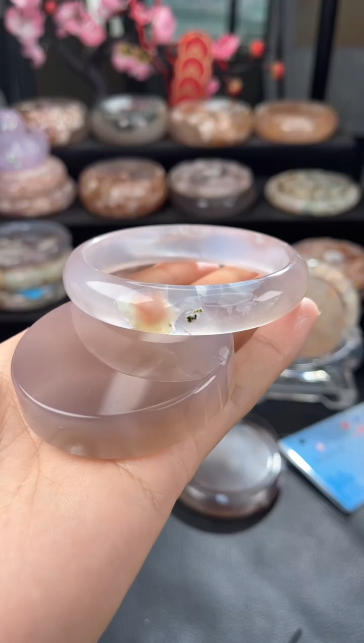 【闪购商品】石英质玉手镯未镶嵌58