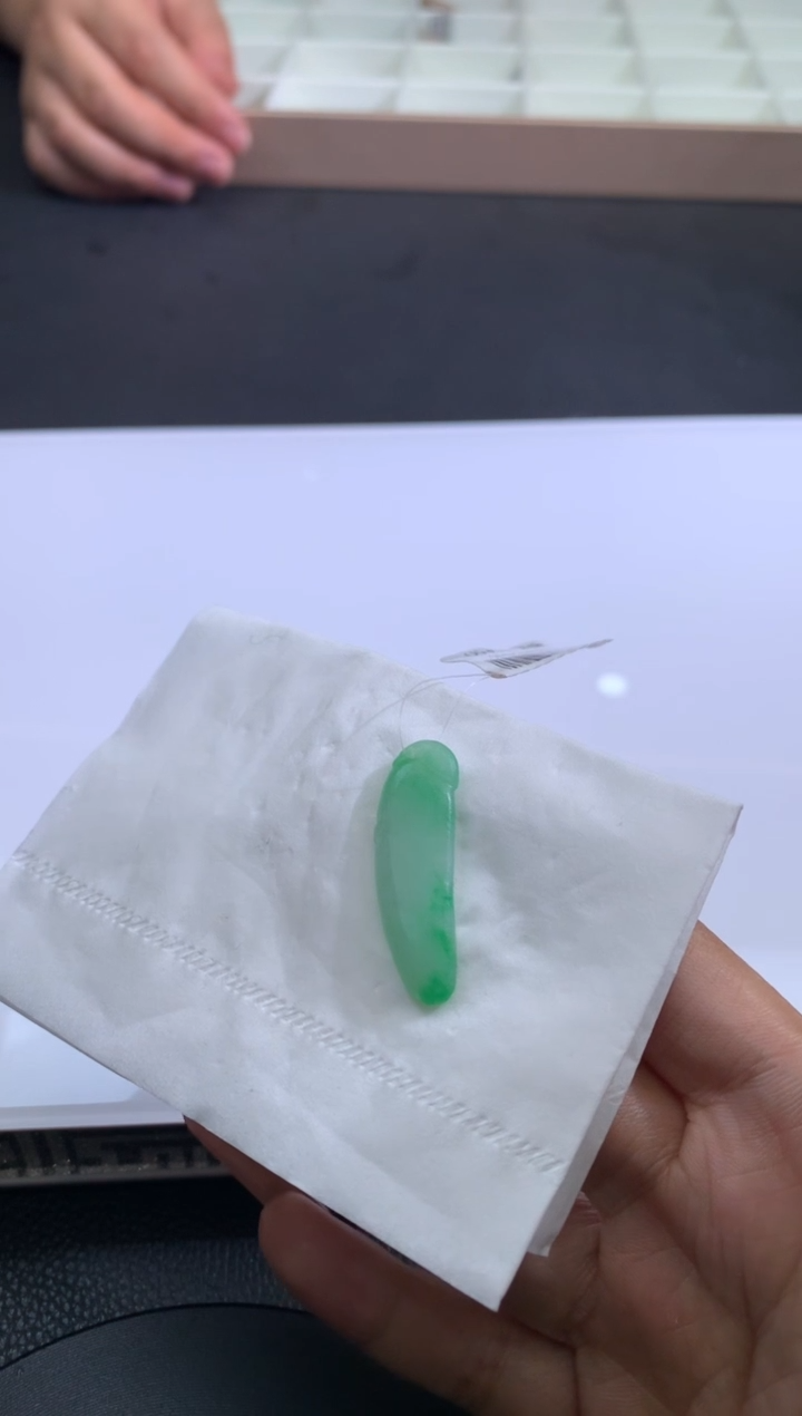 【闪购商品】定制翡翠未镶嵌翡翠