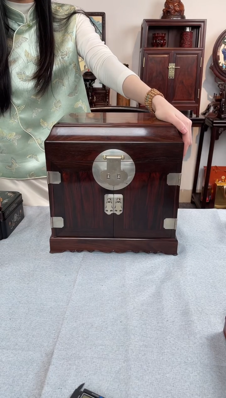 【闪购商品】红酸枝木类成套家具官皮箱：33*24*33