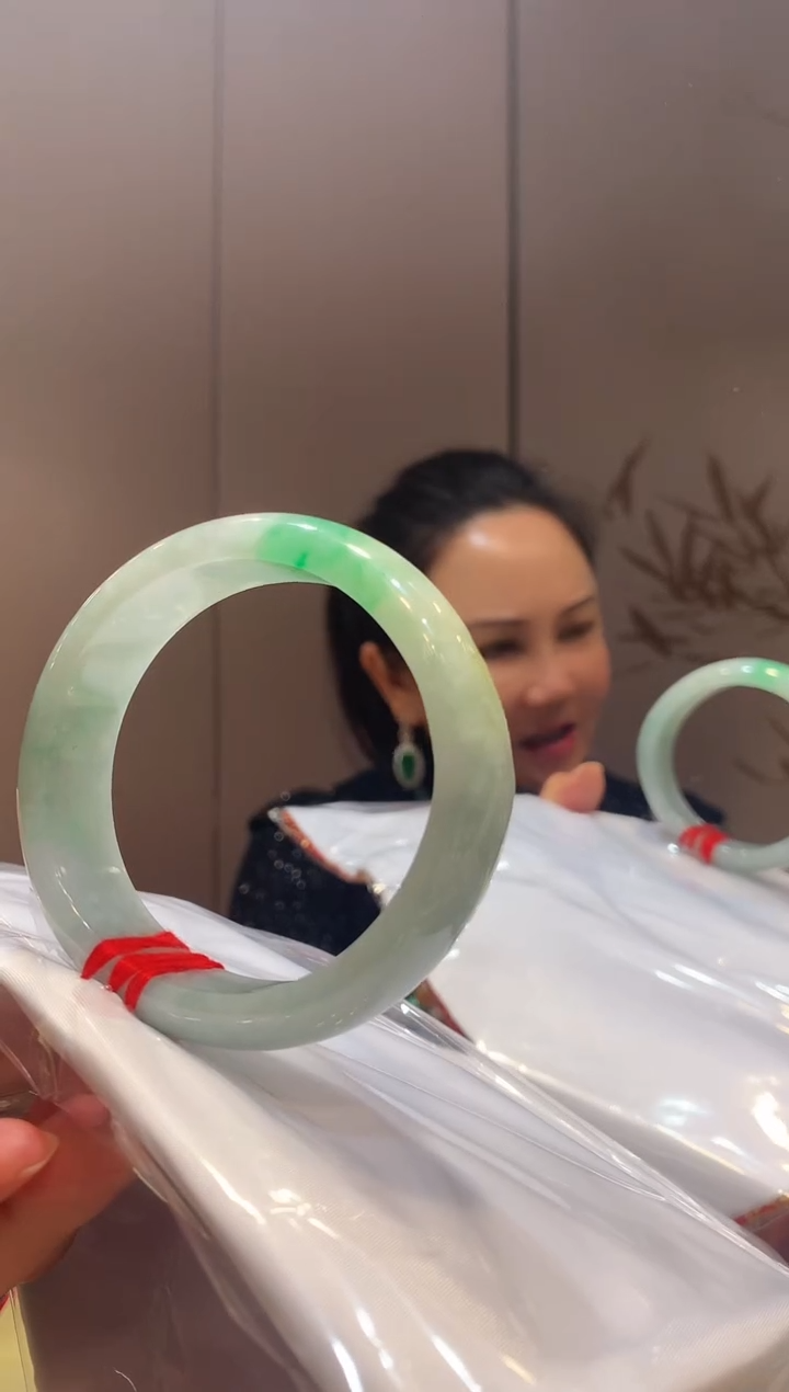 【闪购商品】翡翠手镯未镶嵌手镯 