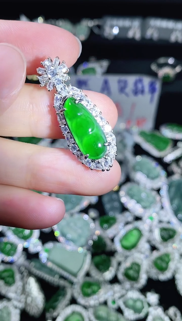 【闪购商品】翡翠未镶嵌颈饰精美翡翠-多样性只发一件H610