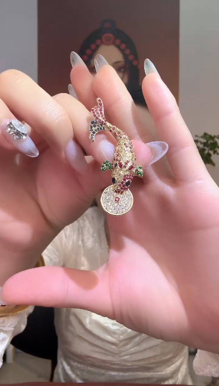 非金属无非金属无锦鲤胸针